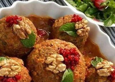 کوفته تبریزی یکی از غذاهای پرطرفدار در خطه آذربایجان ایران است