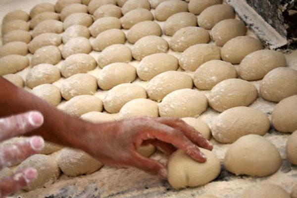 تصمیم گیری برای تغییر قیمت نان سنتی ، اتحادیه خواهان افزایش قیمت شد